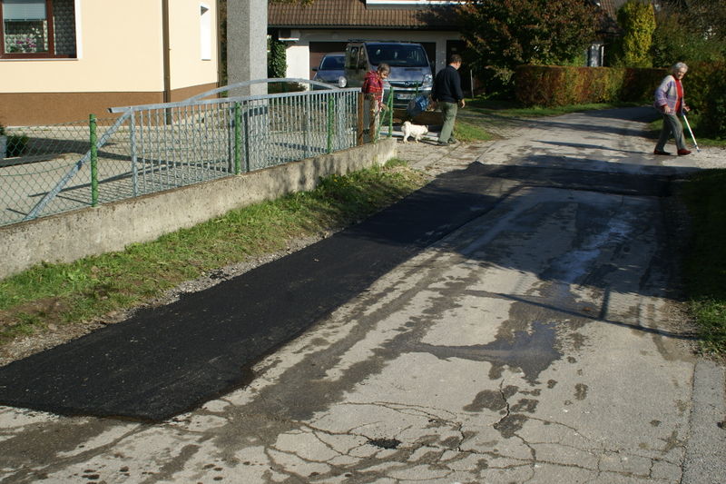 Slika:Krpanje ceste 2.JPG