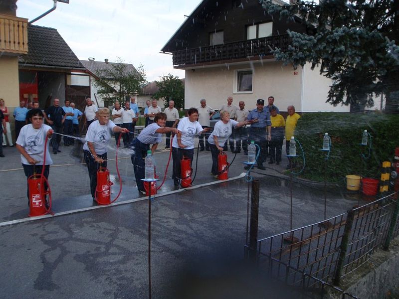 Slika:Informator 24 Srecanje veteranov zabnica.jpg
